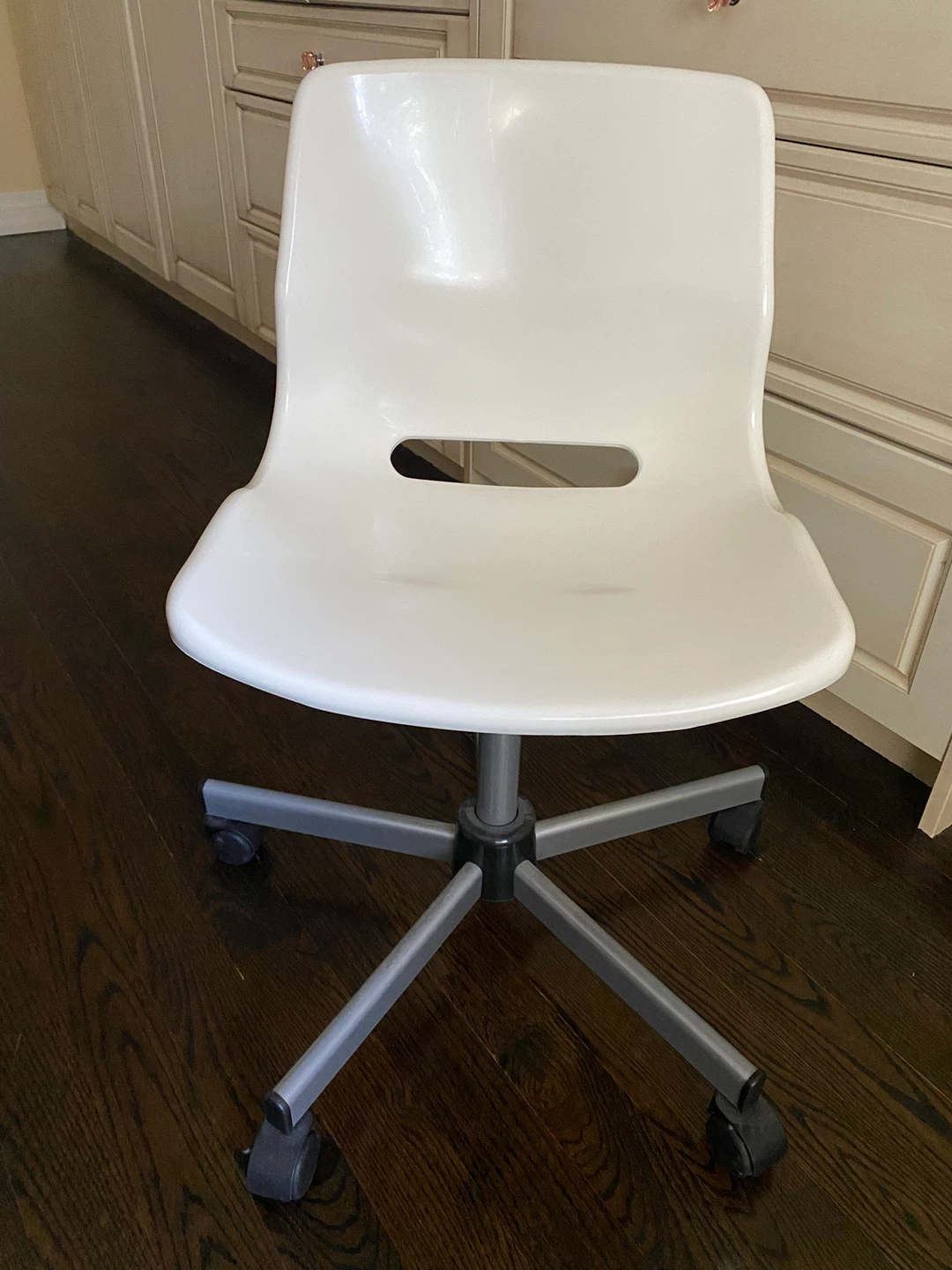 White Swivel Desk Chair - photo 2