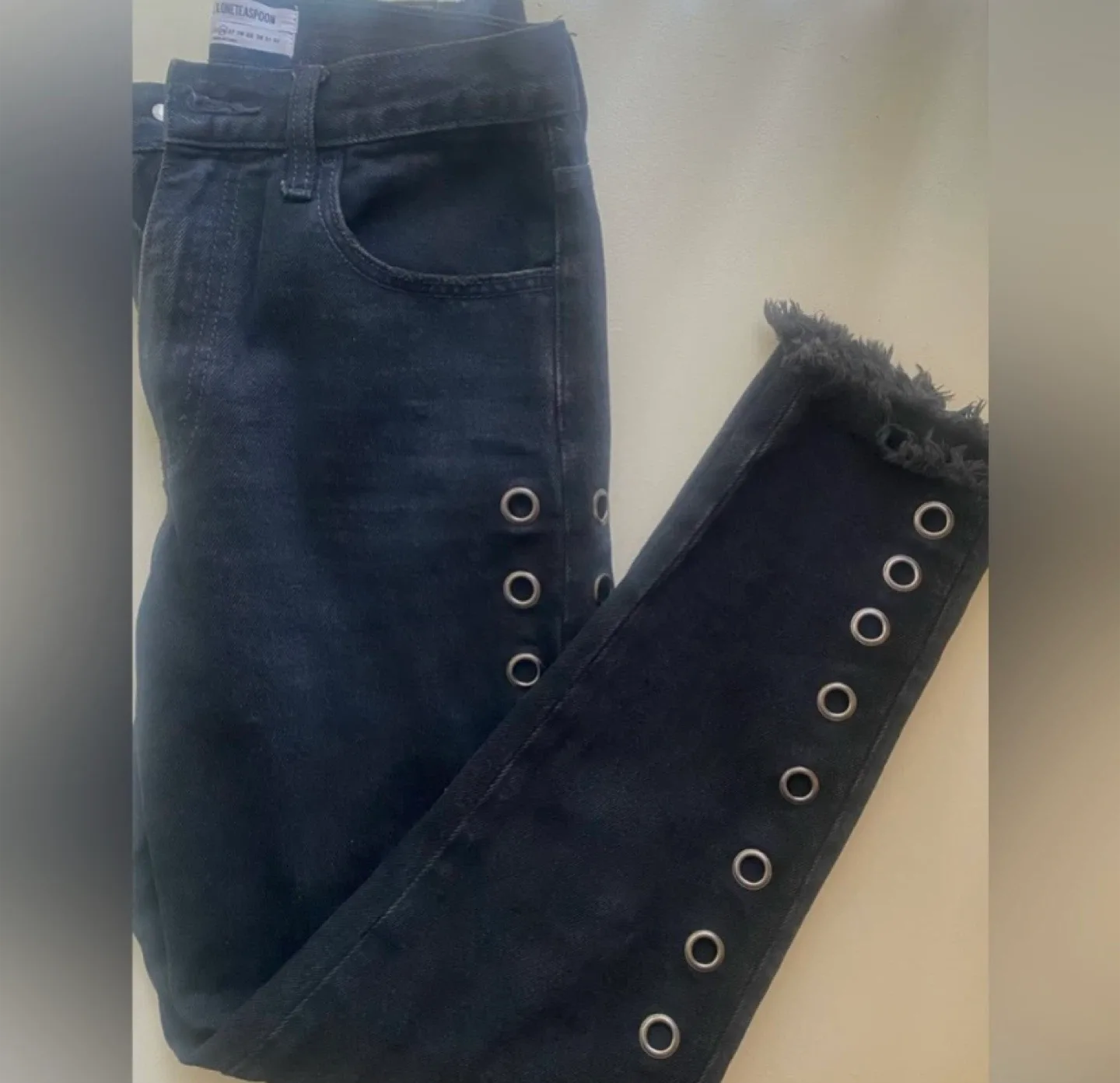 One Teaspoon Black Jeans Size 26 image indicator(2)
