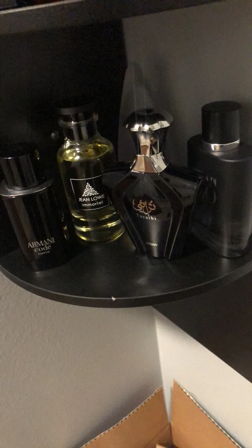 Variety of Perfume Bottles image indicator(2)