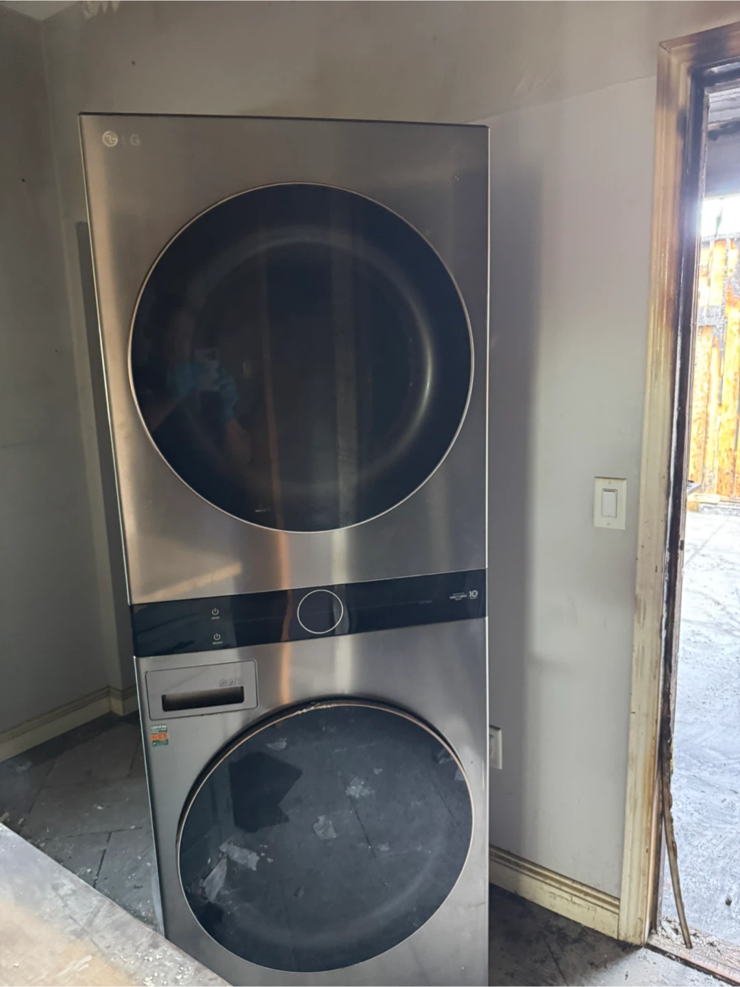 LG WashTower Washer/Dryer Combo
