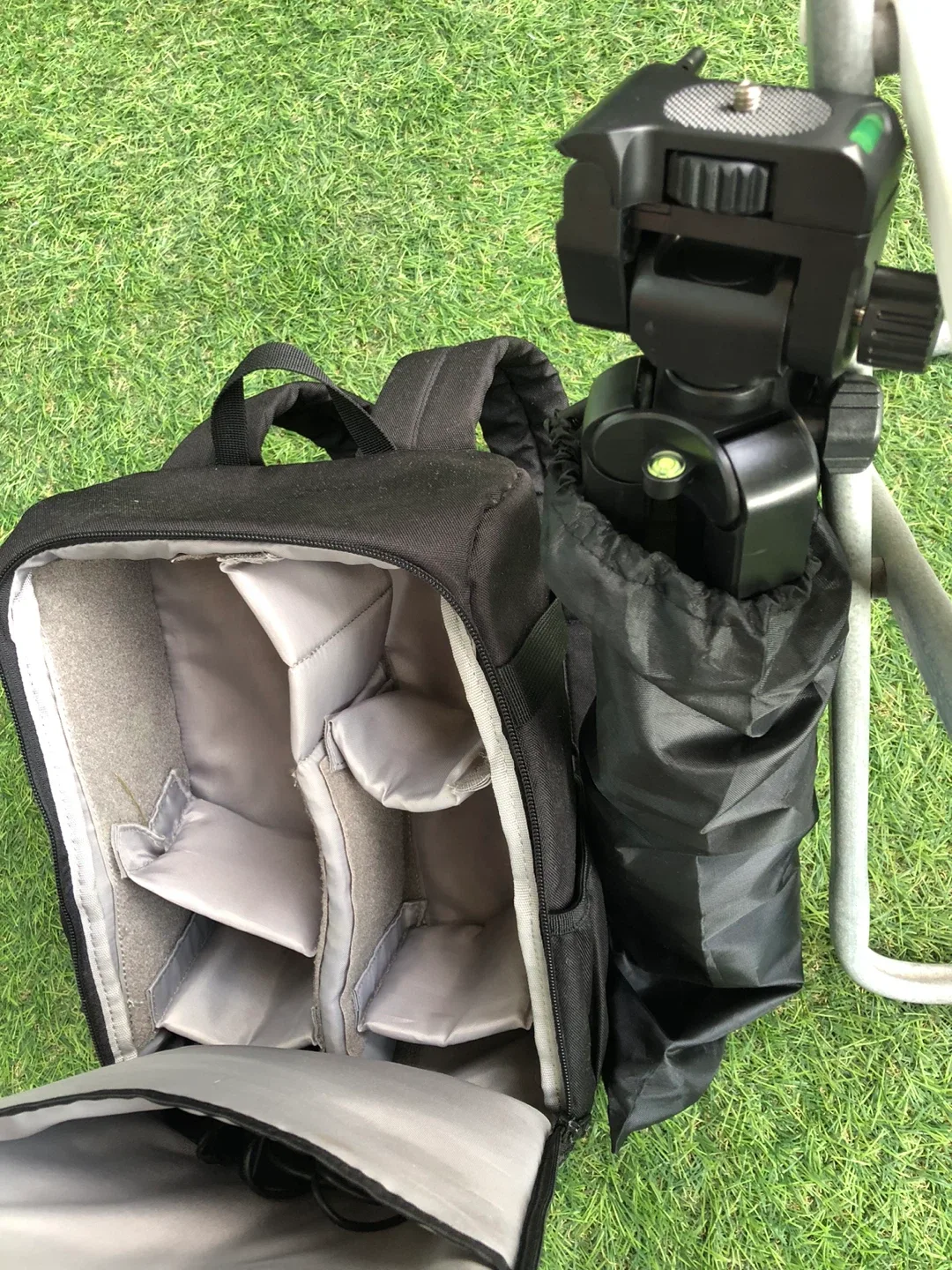 Canon camera with 5 lenses AF 55-200mm f/4-5.6 Di II LD Lens image indicator(9)