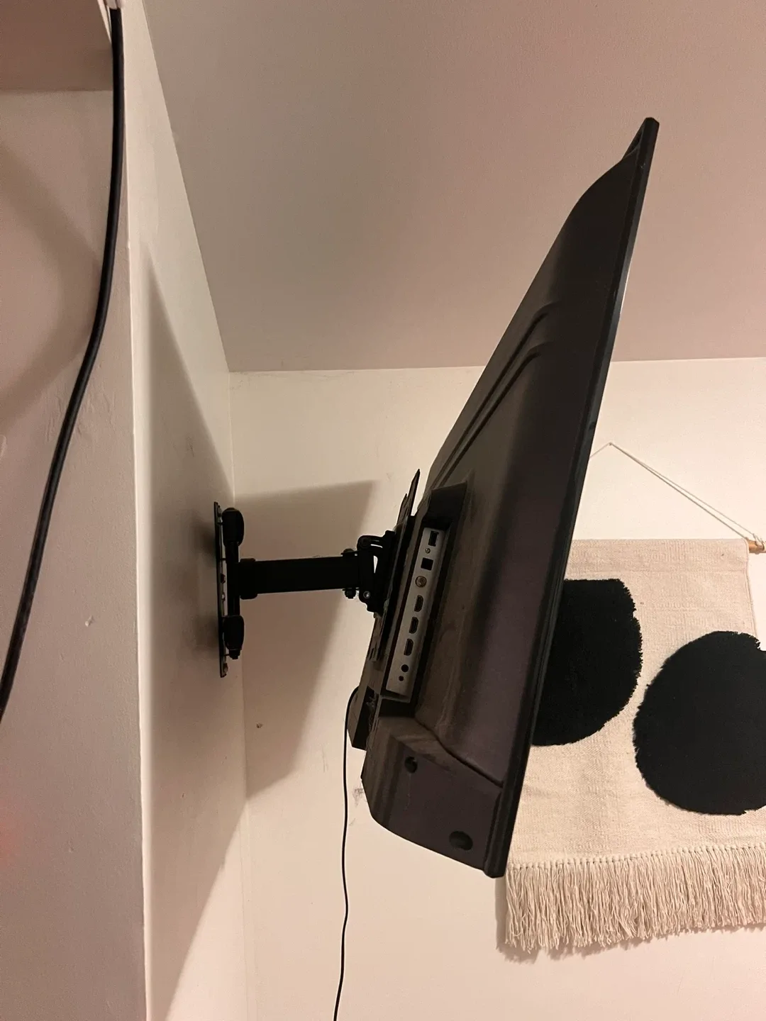 RCA Roku Smart TV 37 inch WITH Wall Mount image indicator(2)