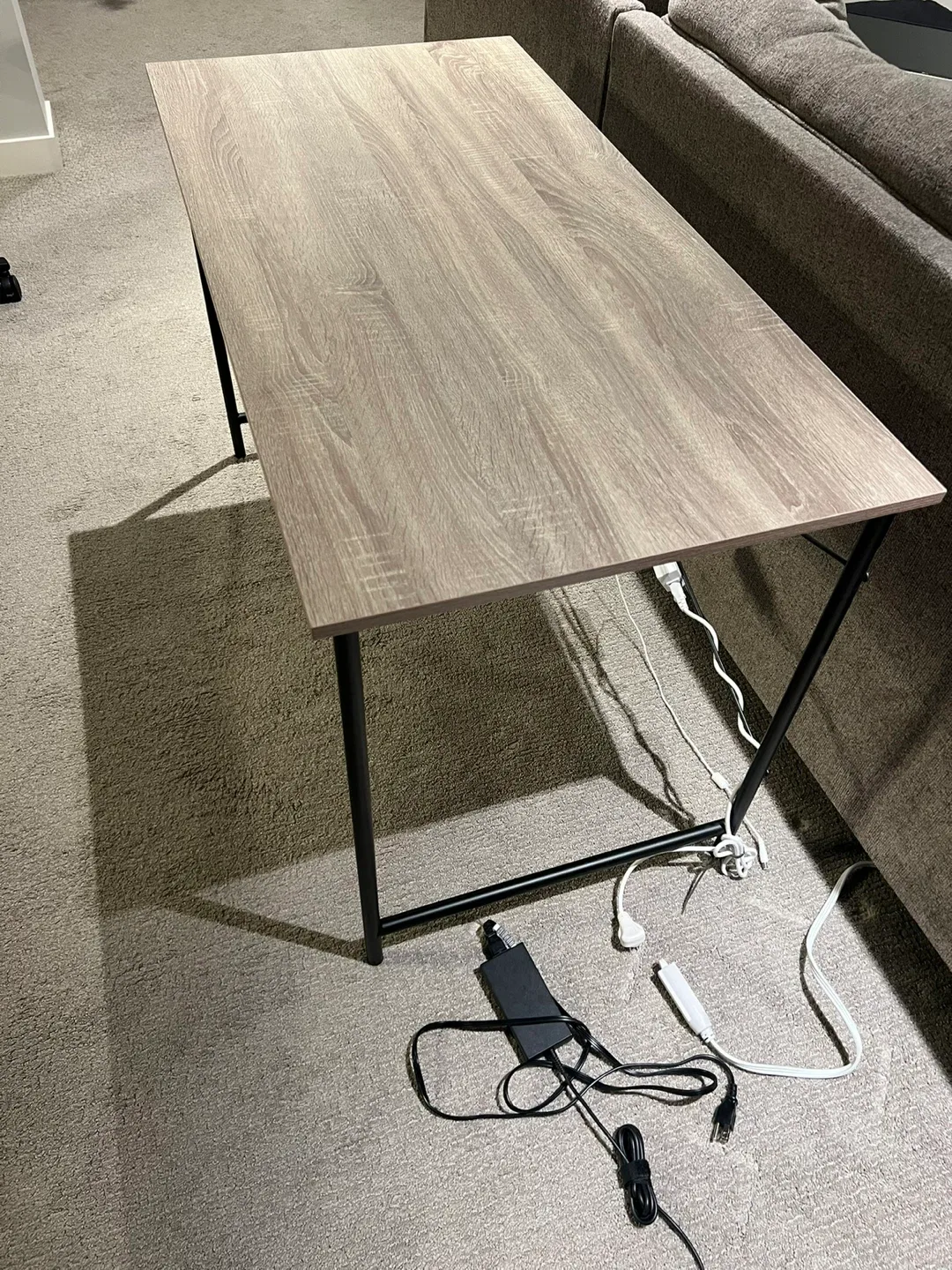 Simple Desk with Black Metal Legs image indicator(2)