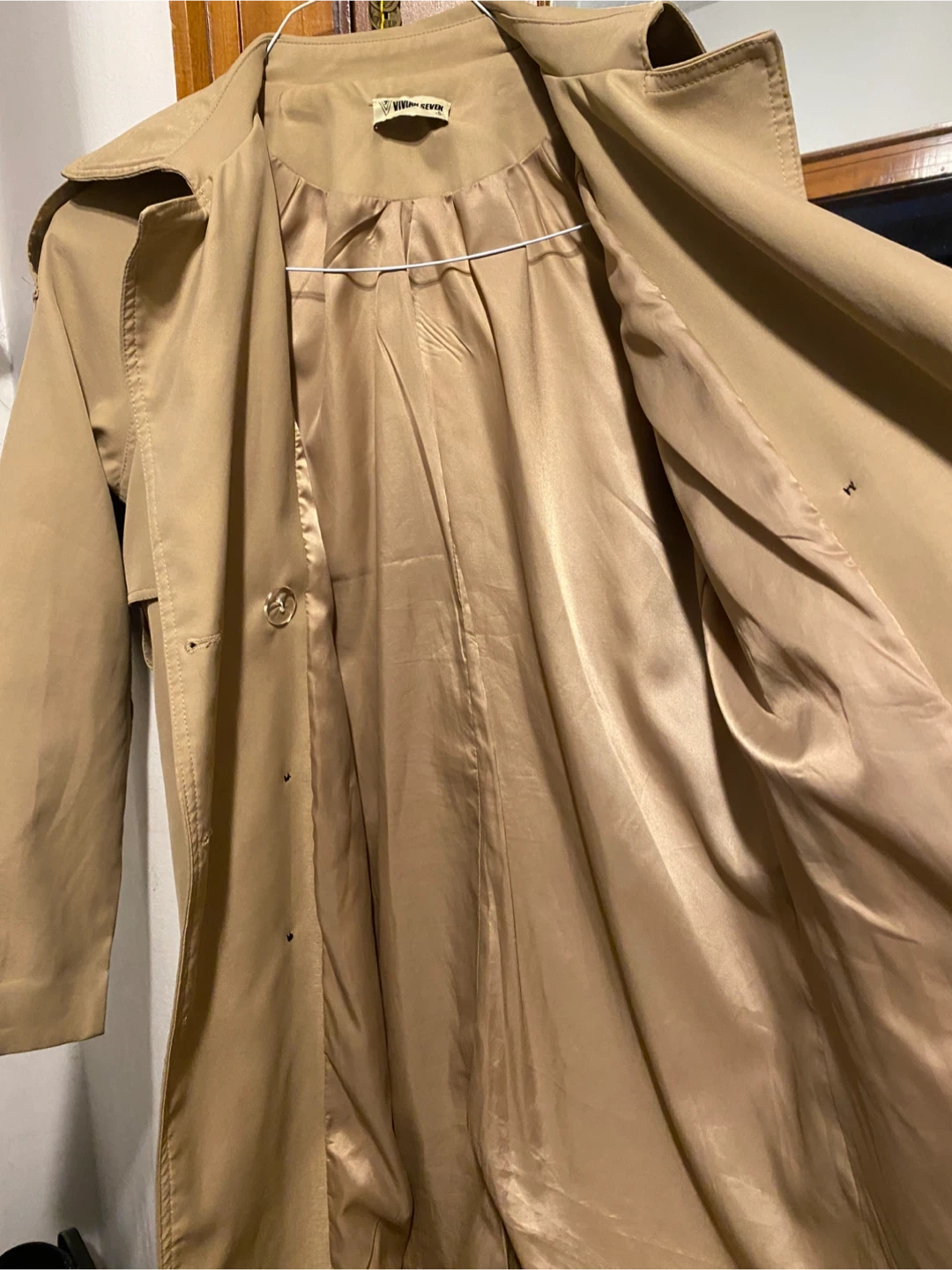 Classic beige trench coat - photo 3