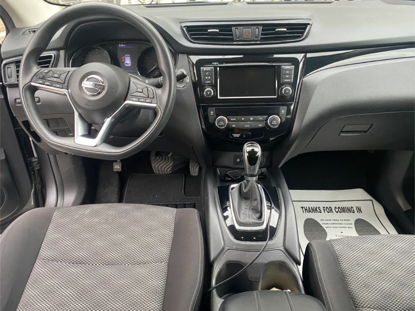 Nissan Rogue Sport 2019 image indicator(3)