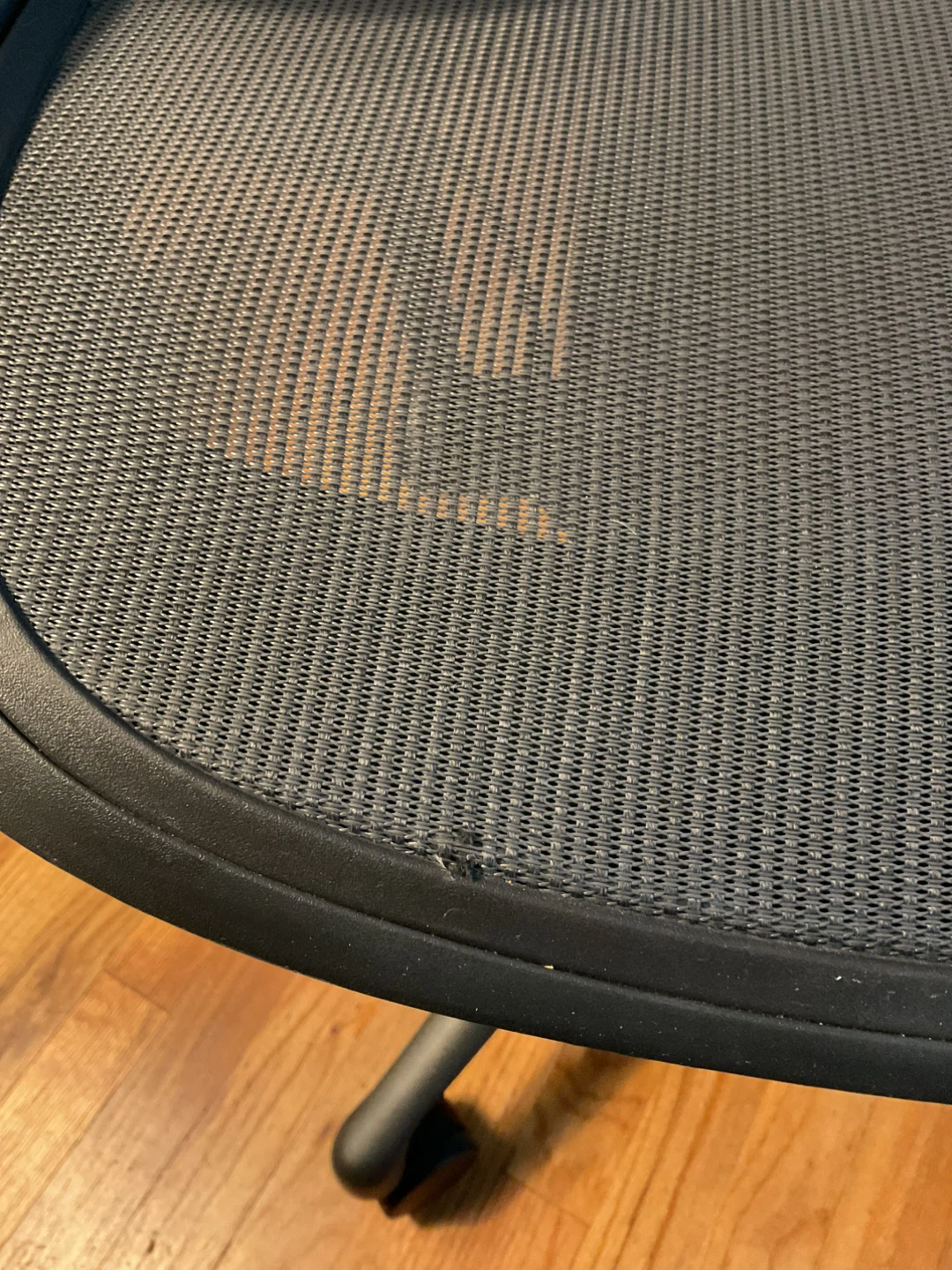 HERMAN MILLER REMASTERED AERON CHAIR SIZE C - photo 3