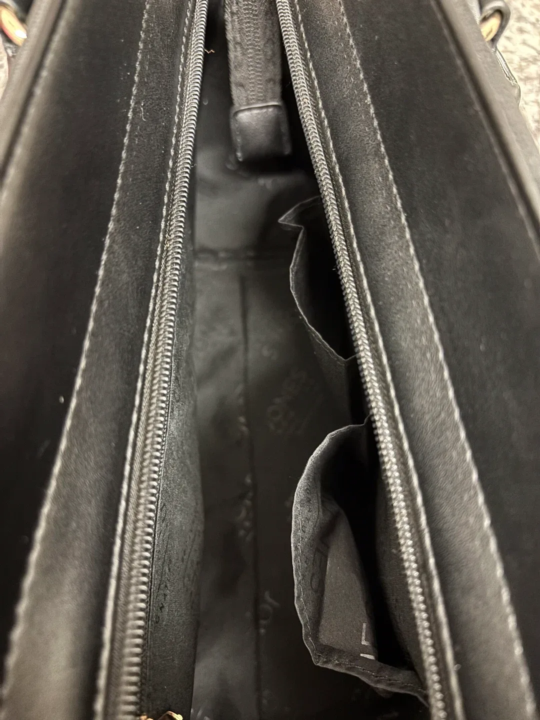 Jones New York Purse & Cosmetic Bags image indicator(3)