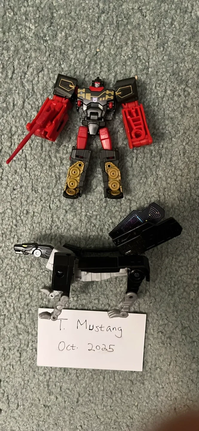Transformers Titans Return Autobot Blaster & Twin Cast image indicator(2)