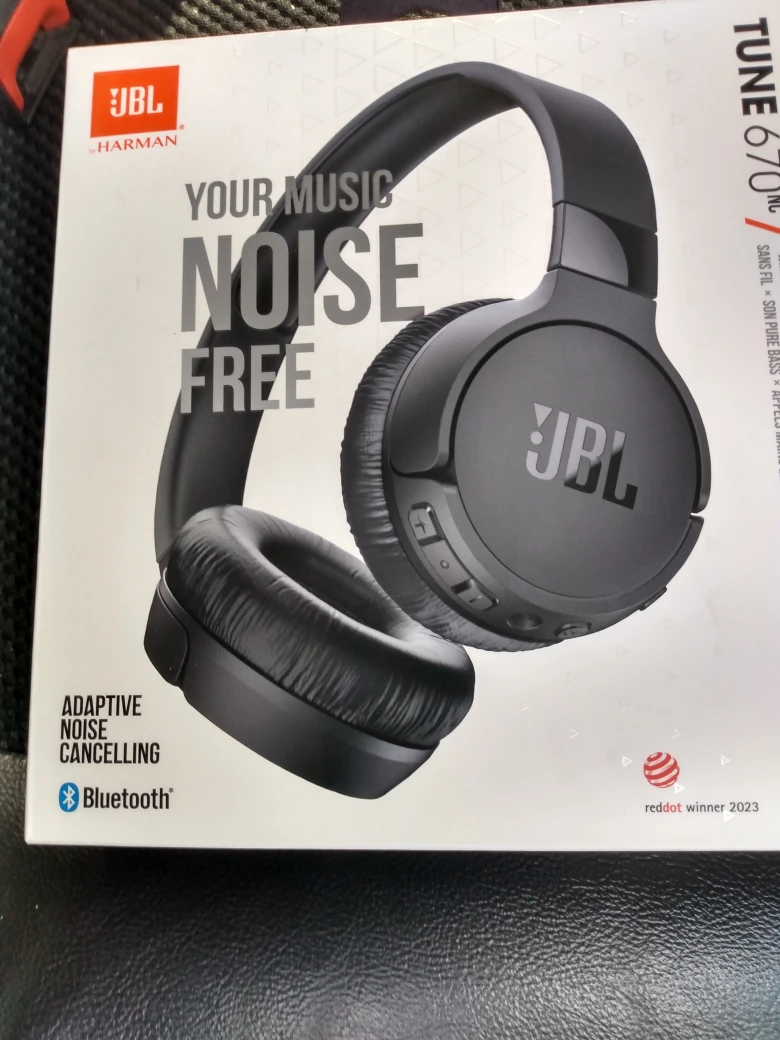 JBL Tune 670 Wireless Headphones