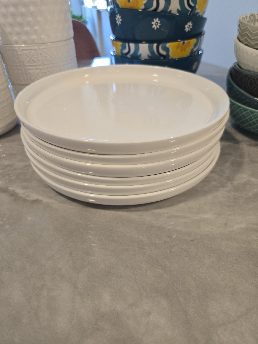 White Plates and Bowls Set - photo 4