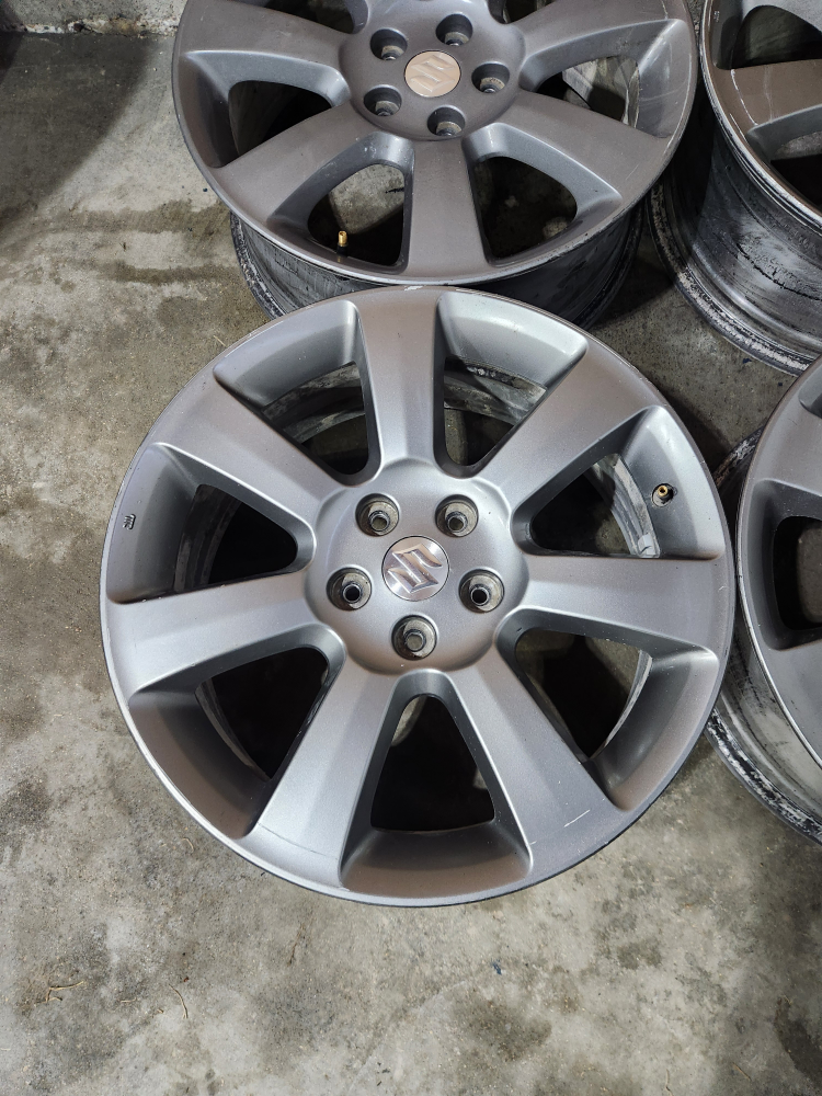 (4)-18 Inch Alloy Rims 5x114.3 Off 2010 Suzuki Grand Vitara - photo 3