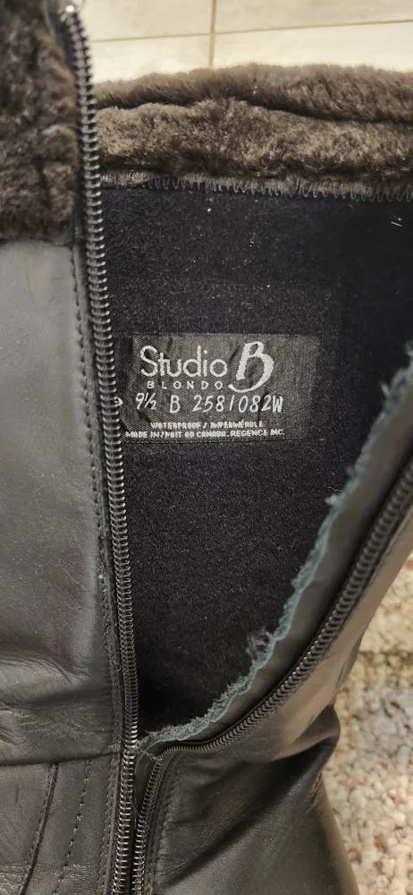 Studio B Blondo Black Leather Boots - Size 9.5 image indicator(3)