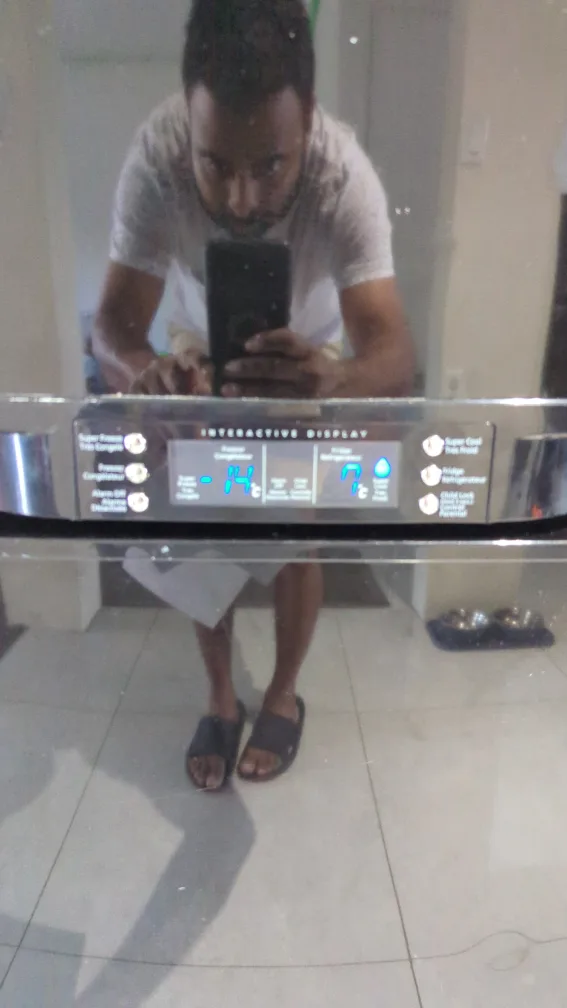 Samsung Black Bottom Freezer Fridge image indicator(2)