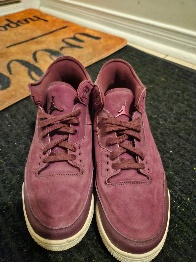Air Jordan 3 Retro Bordeaux thumbnail