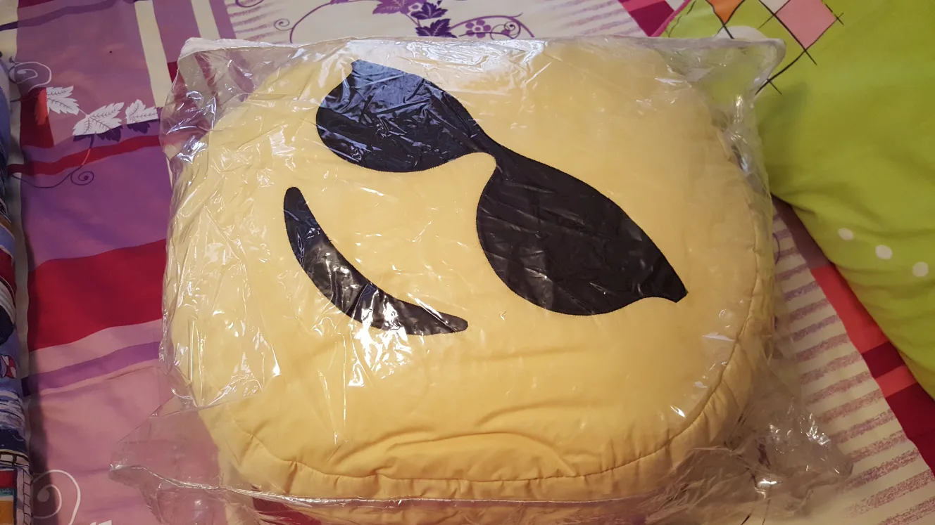 Emoji Pillow - New! image indicator(2)