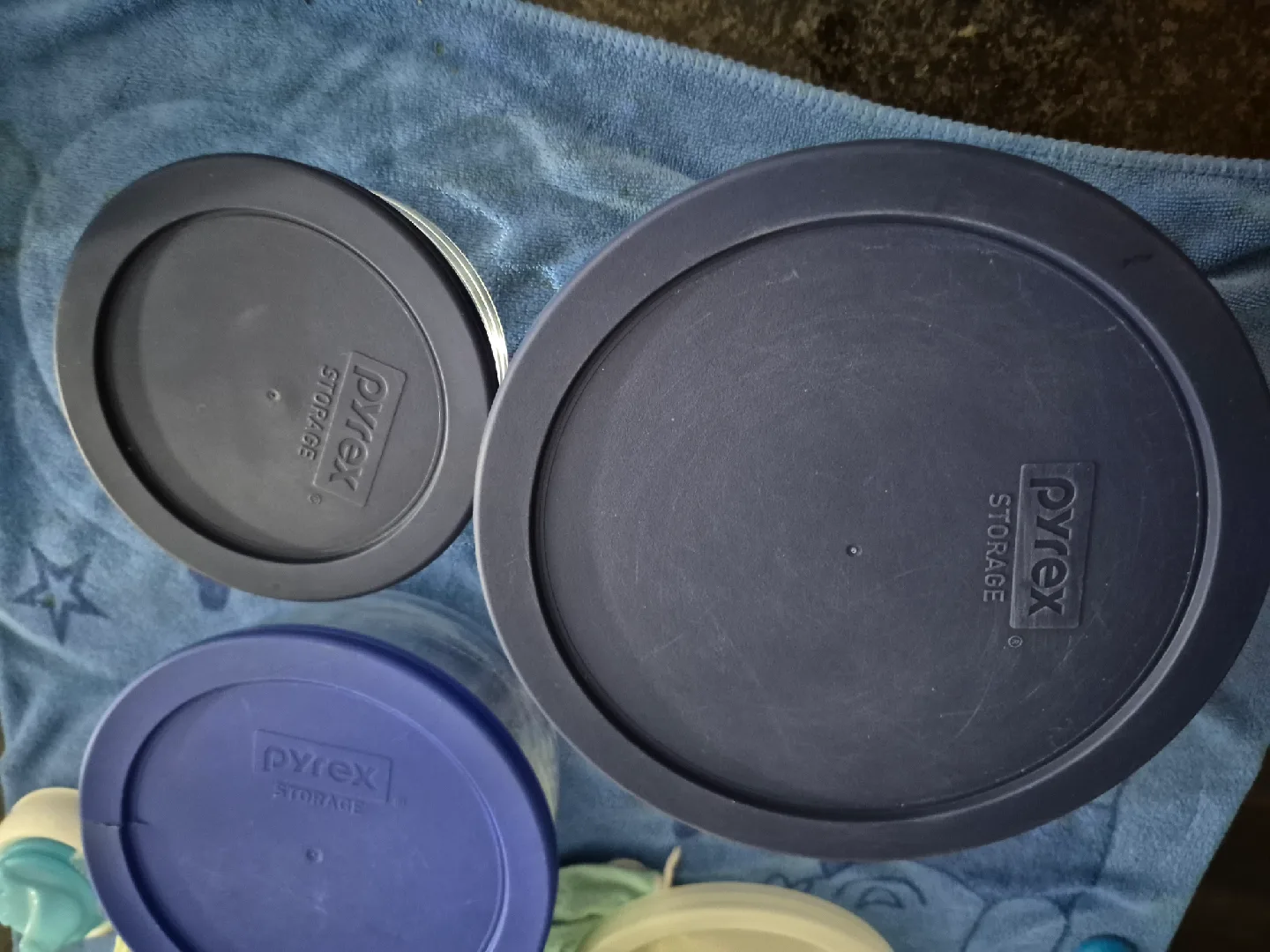 Pyrex Storage Containers with Lids thumbnail