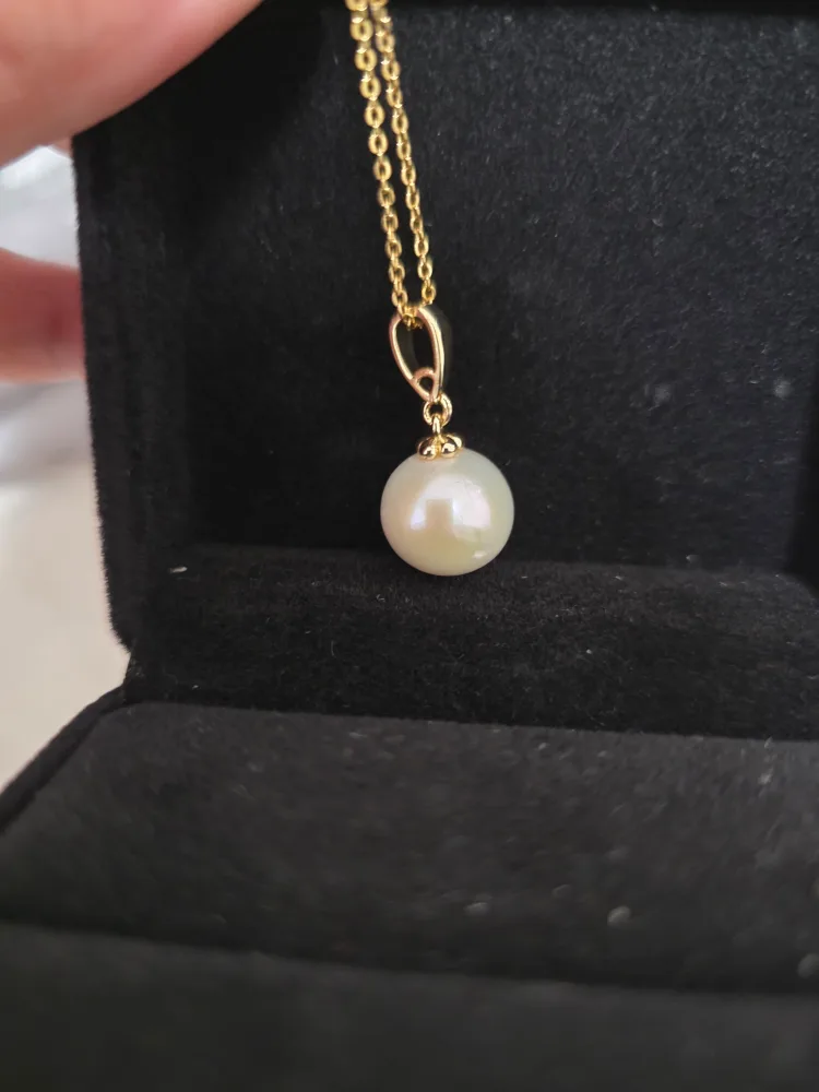Pearl Pendant Necklace thumbnail