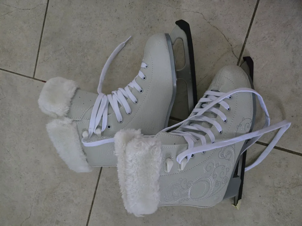Oxelo Ice Skates - White, Size 7 (Women's) image indicator(9)
