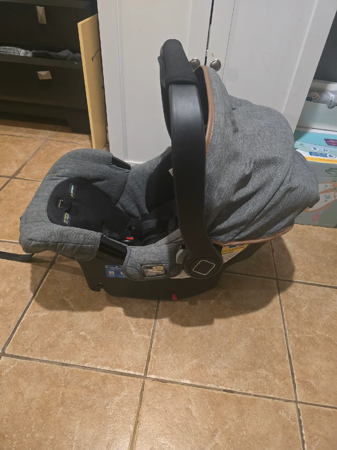 Safety 1st ViaBoard 35 Infant Car Seat