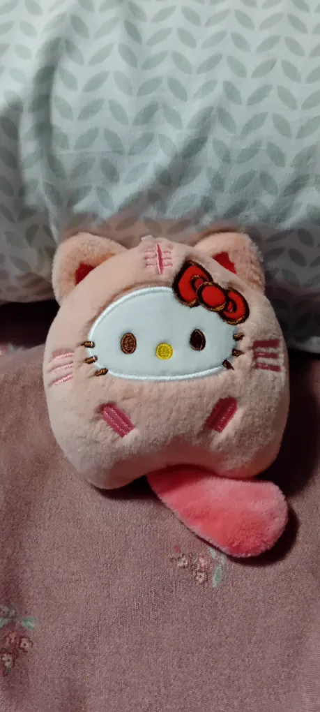 sanrio plushies: ~cinnamoroll & hello kitty~ thumbnail