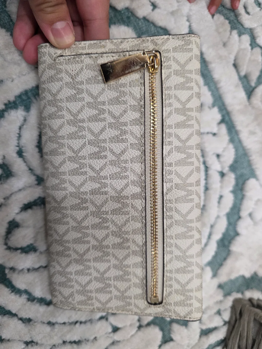 Michael Kors Wallet image indicator(2)