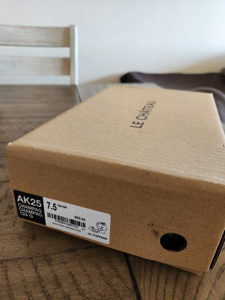 Le Chateau Champagne Wedge Heels - BNIB - photo 2