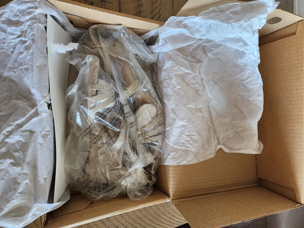 Le Chateau Champagne Wedge Heels - BNIB - photo 3