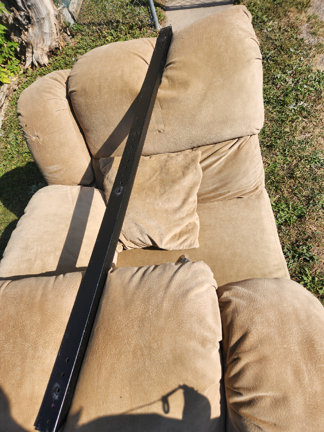 Free Reclining Loveseat with Extra Carpet - photo 4