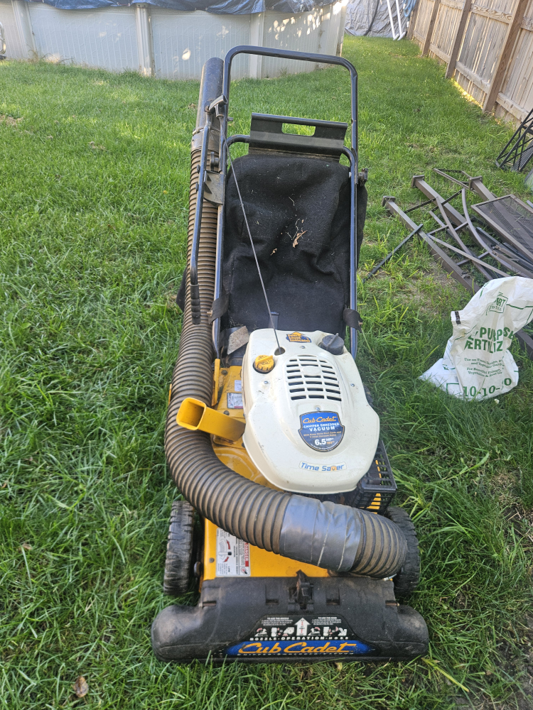 Cub Cadet Chipper Shredder Vacuum - 6.5 HP