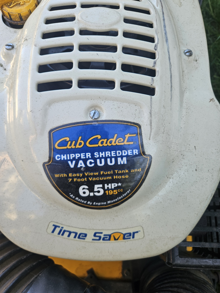 Cub Cadet Chipper Shredder Vacuum - 6.5 HP - photo 2