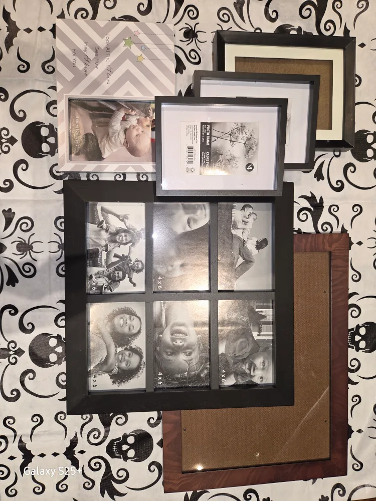 Assorted Picture Frames thumbnail