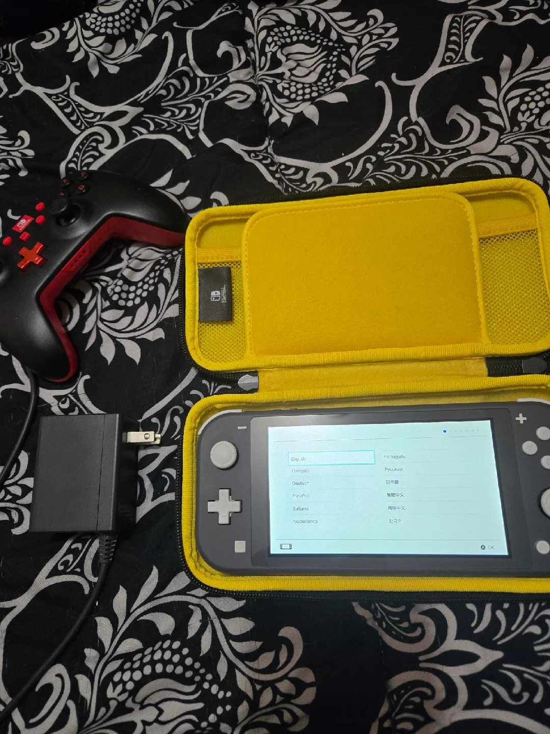 Nintendo Switch Lite Grey with Case & Controller image indicator(2)