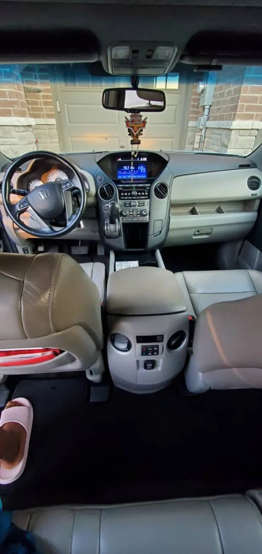 Selling my 2012 Honda pilot. image indicator(6)