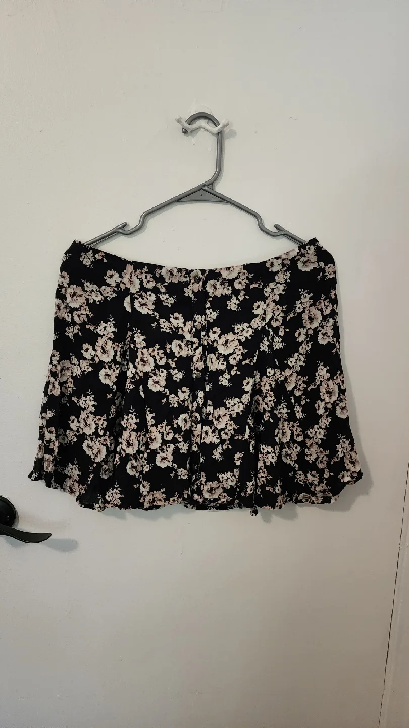 Forever 21 Floral Skirt Size L image indicator(2)