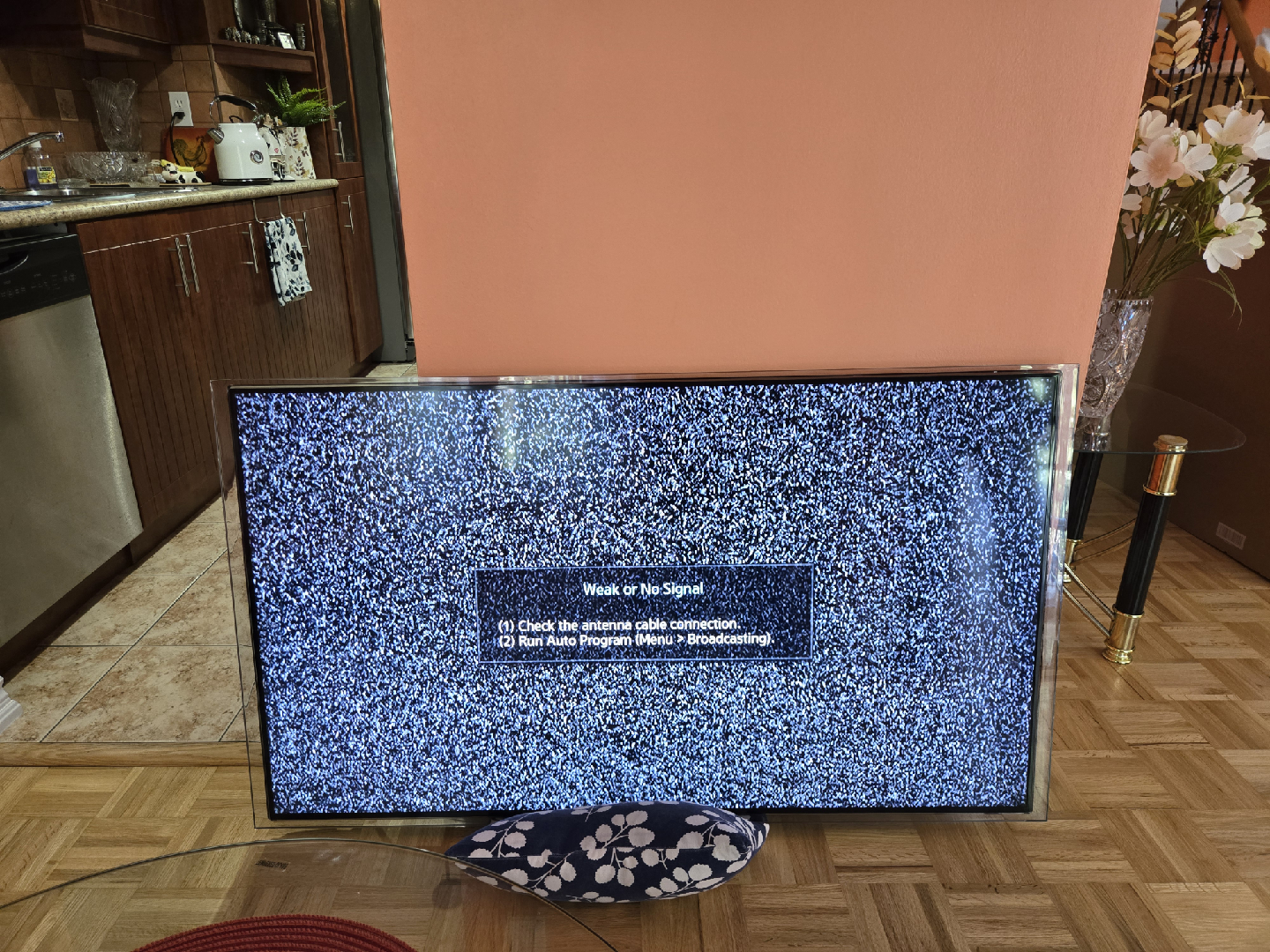 The Samsung UN55F6800 is a 55-inch - photo 2