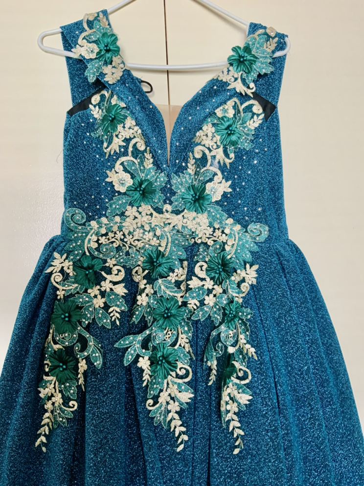 Kids gown