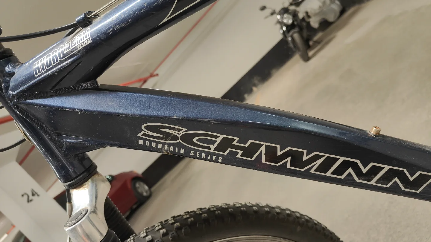 Schwinn Mountain Series 26"Bicycle image indicator(3)