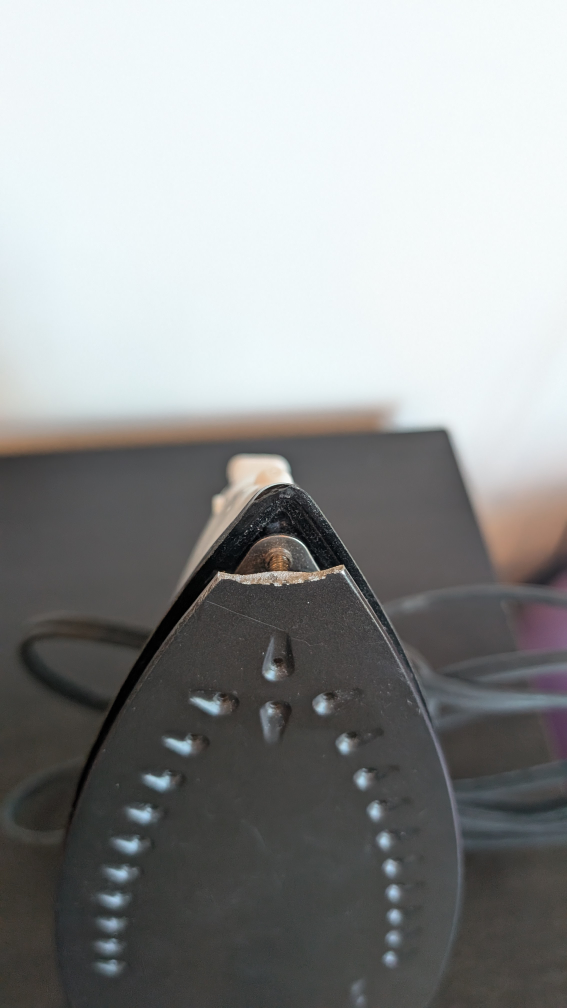 FREE Sunbeam Steam Iron - Light Green (broken tip) - photo 2