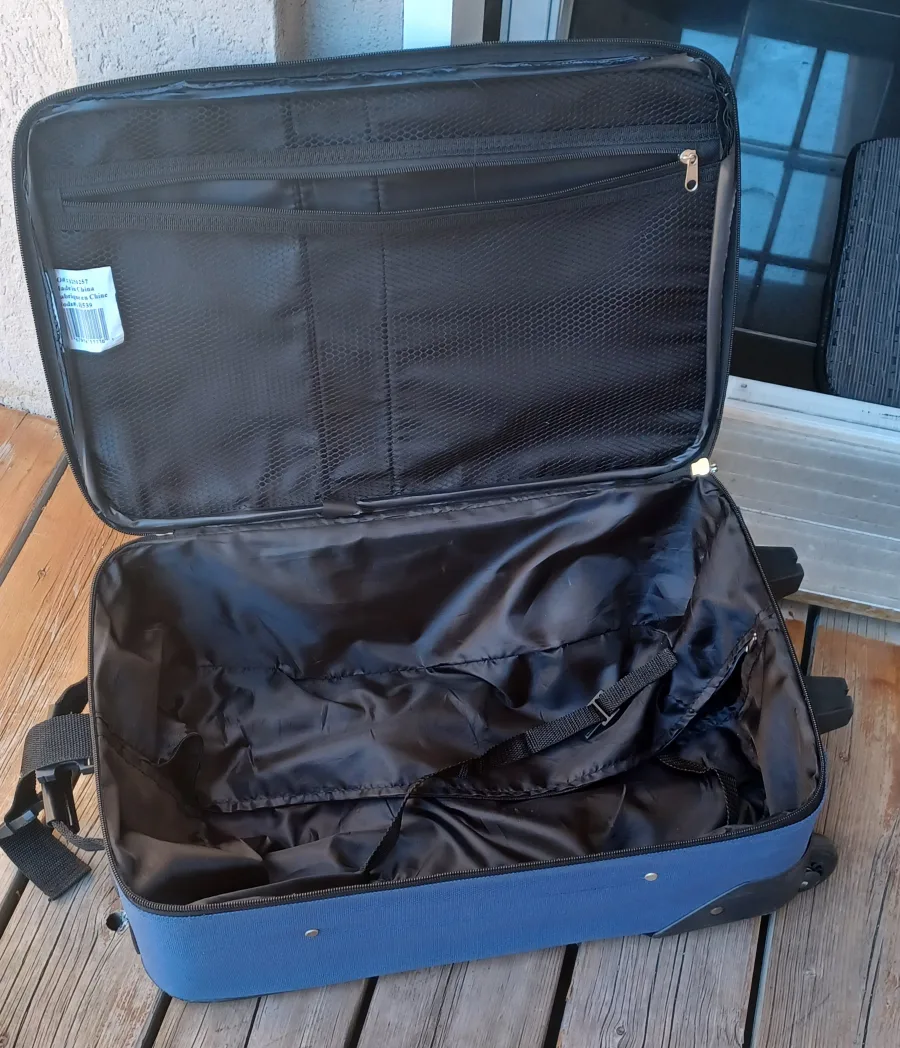 Blue Millennium Wheeled Carry-On Suitcase image indicator(4)