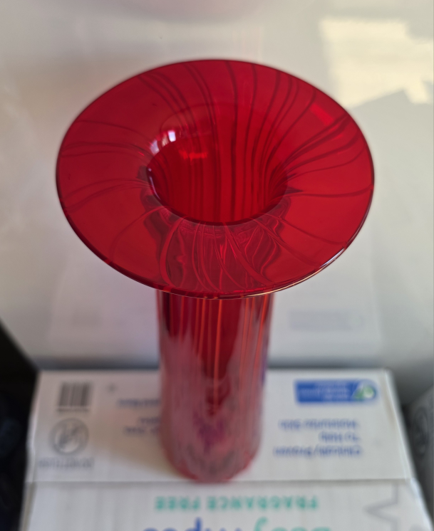 Red Art Glass Vase - photo 2