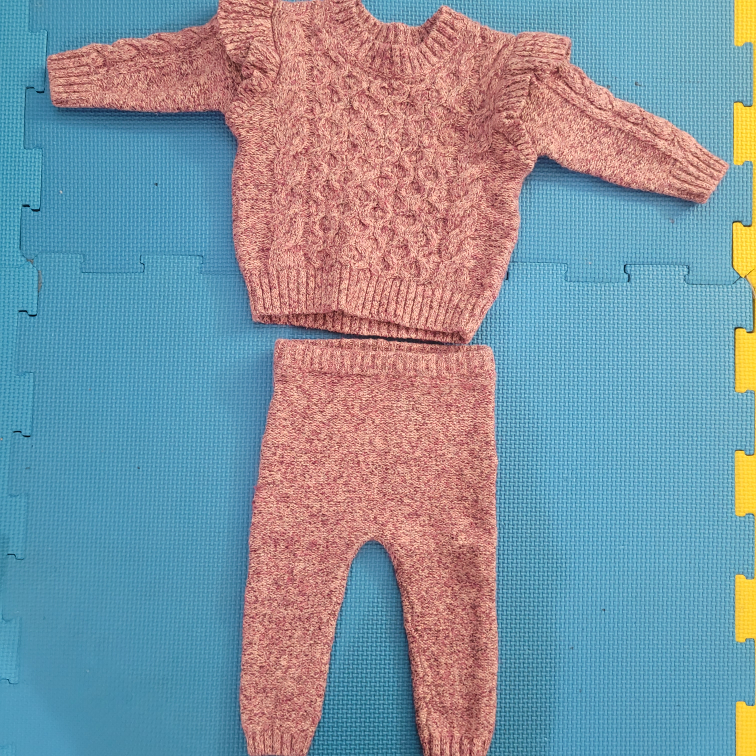 Old Navy 3-6M Knit Outfit