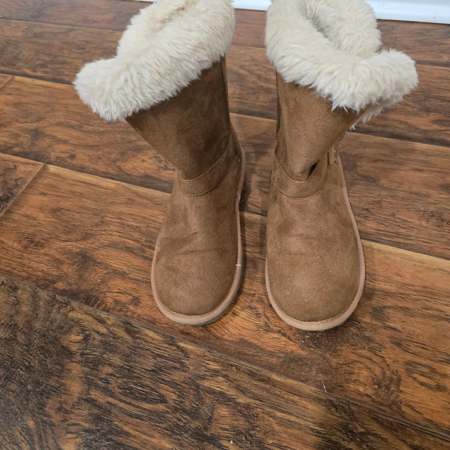 Brown Winter Boots with Faux Fur Trim thumbnail