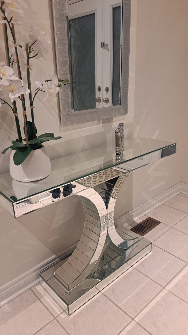 !!!MOVING SALE!! 🔥🔥 Mirrored Console Table - photo 2