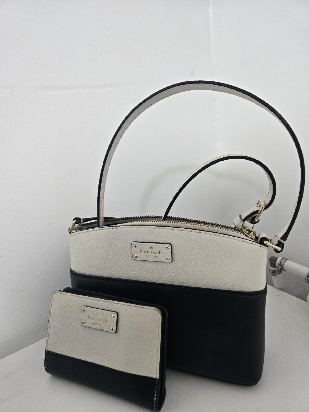 Kate Spade Black & White Purse with Matching Wallet image indicator(2)