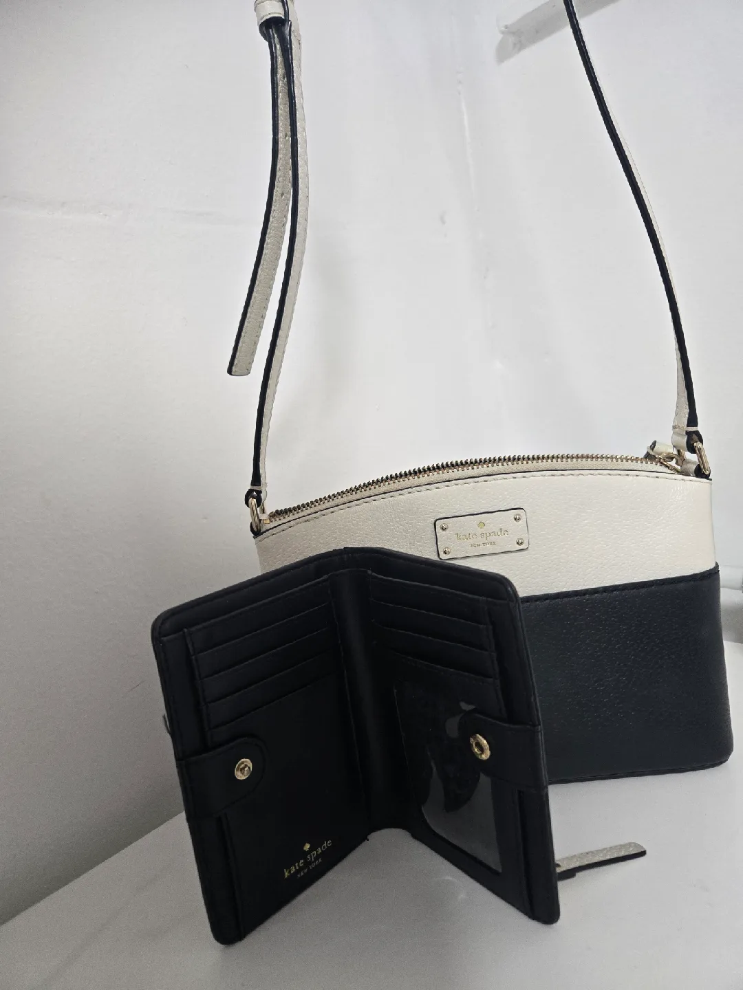 Kate Spade Black & White Purse with Matching Wallet image indicator(3)