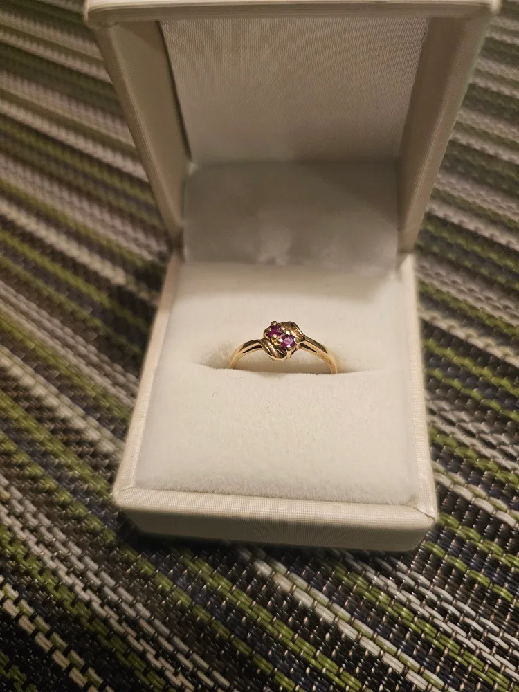 10K Gold Ring with Ruby Accents, 1.45g thumbnail