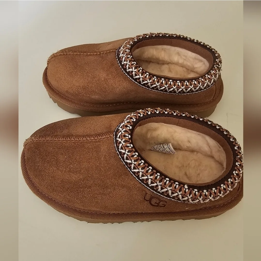 UGG Brown Slippers - Brand NEW thumbnail