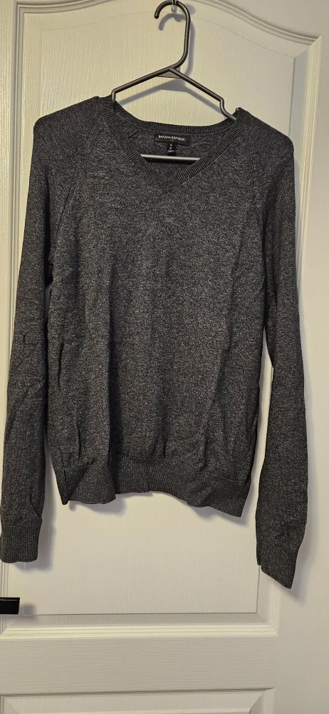 Banana Republic Gray Sweater - Size S thumbnail