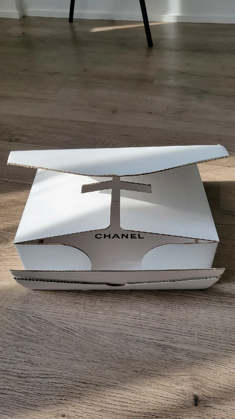 Chanel paper Box image indicator(2)
