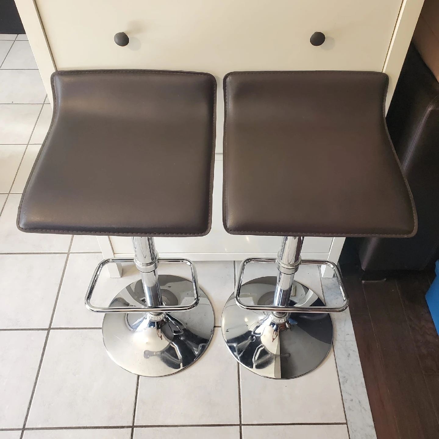 2x Bar Stools leather espresso dark chocolate color Adjustable - photo 3